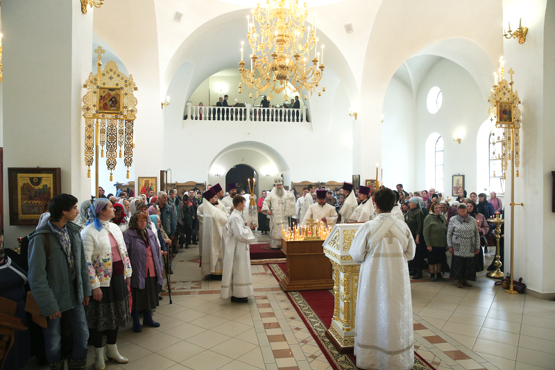 Храм Рождества Христова Нижневартовск осенний