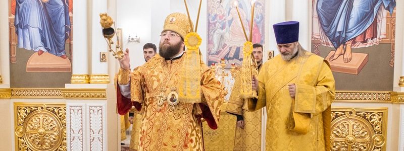 Митрополит Игнатий совершил Божественную литургию в храме святителя Спиридона Тримифунтского