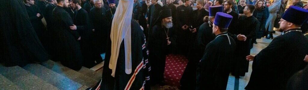 Благочинный сослужил великую вечерню с чином прощения в Покровском соборе г. Саратова